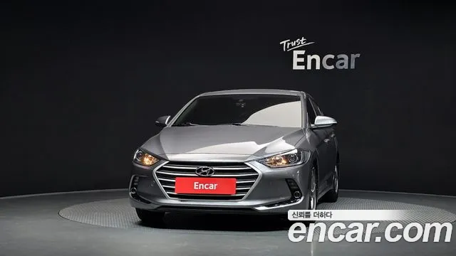Hyundai Avante — фото 3