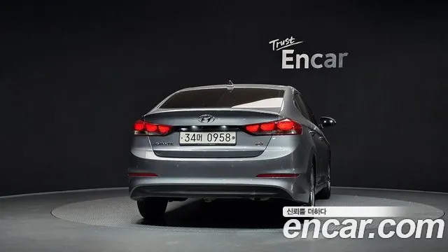 Hyundai Avante — фото 4