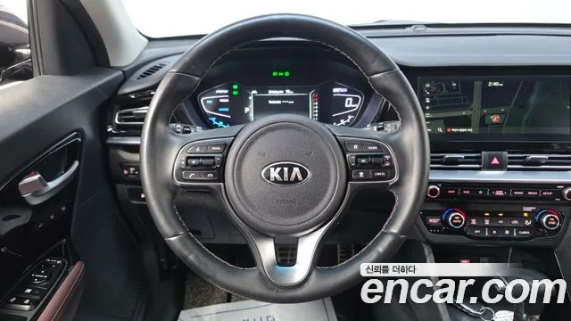 Kia Niro — фото 14