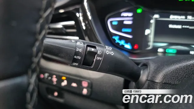 Kia Niro — фото 30