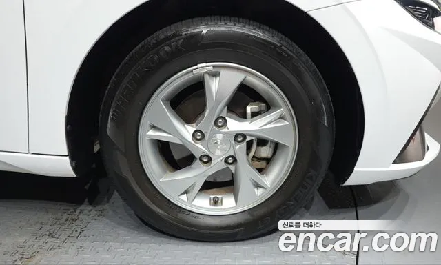 Hyundai Avante — фото 21