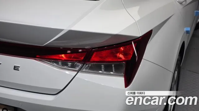 Hyundai Avante — фото 23