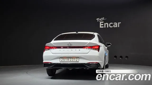 Hyundai Avante — фото 4