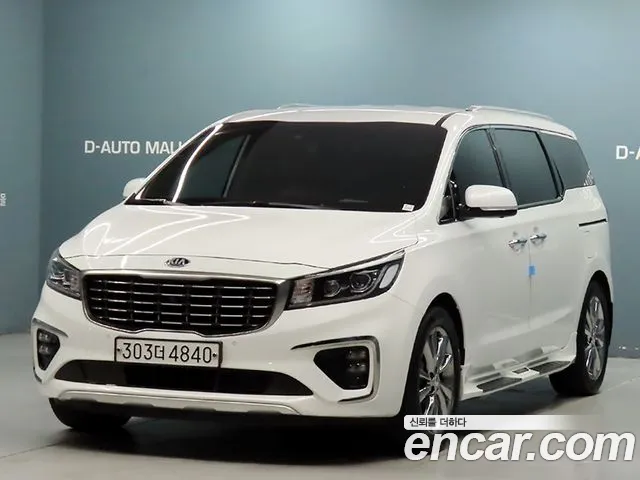 Kia Carnival — фото 1
