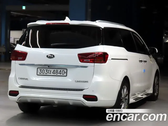 Kia Carnival — фото 4