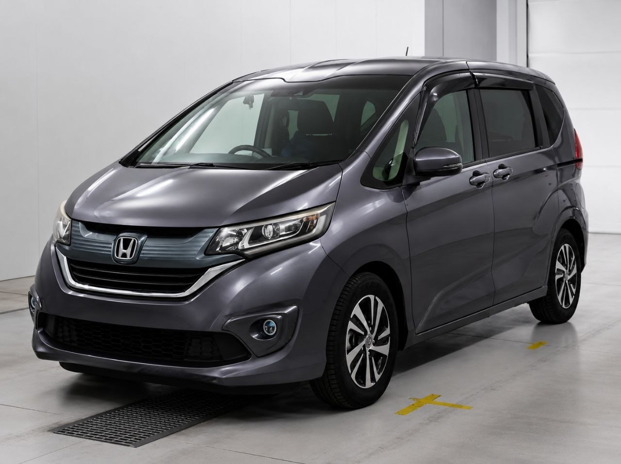 HONDA FREED ЕДЕТ В КРАСНОЯРСК — фото 1