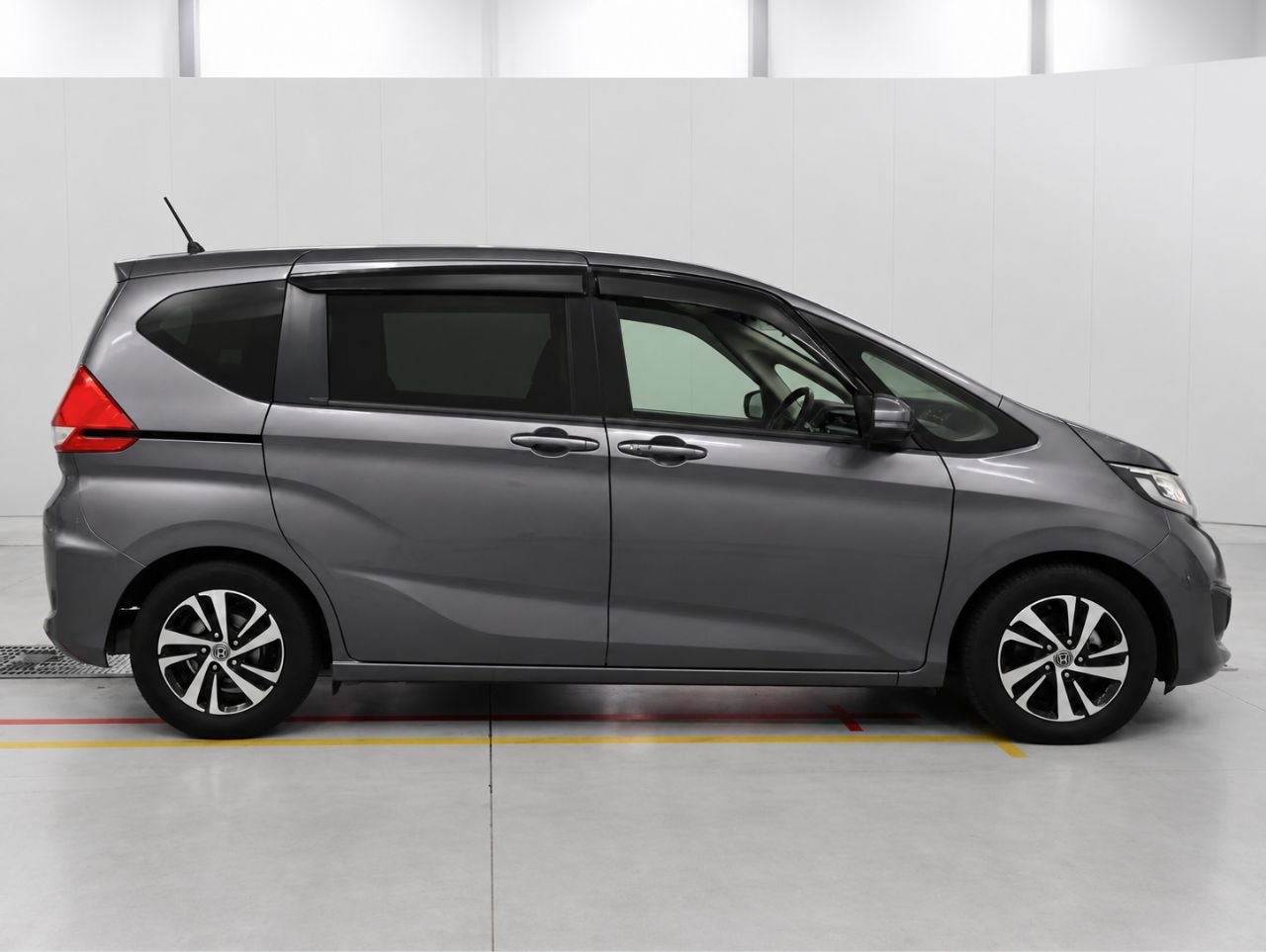 HONDA FREED ЕДЕТ В КРАСНОЯРСК — фото 3