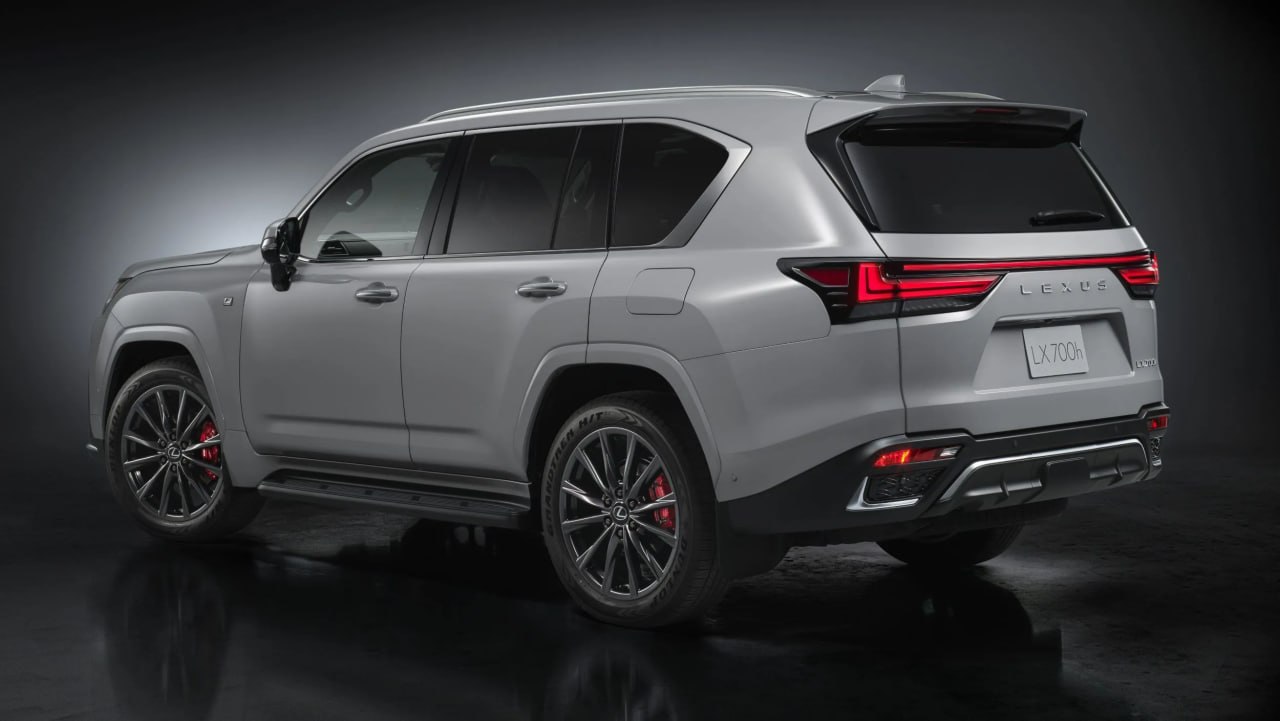 LEXUS LX F SPORT: ДВОРЦУ НА КОЛЁСАХ ПОСТАВИЛИ КРАСНЫЕ СУППОРТЫ — фото 2