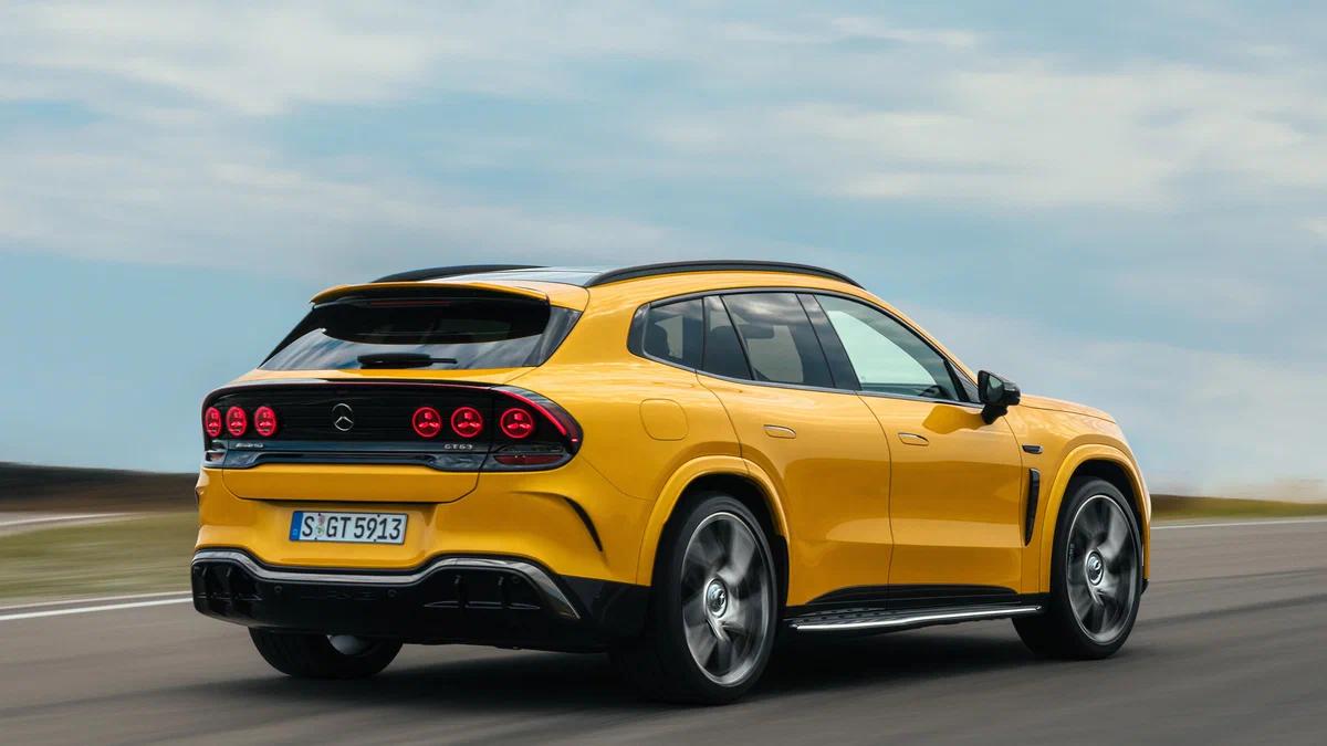И ОНИ ТУДА ЖЕ: AMG ПОКАЗАЛ ЭЛЕКТРИЧЕСКИЙ КРОССОВЕР 🤔 — фото 2