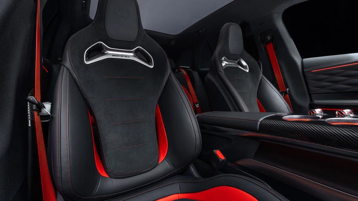 И ОНИ ТУДА ЖЕ: AMG ПОКАЗАЛ ЭЛЕКТРИЧЕСКИЙ КРОССОВЕР 🤔 — фото 4